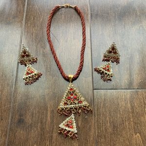Necklace earring set. Red gold and white.